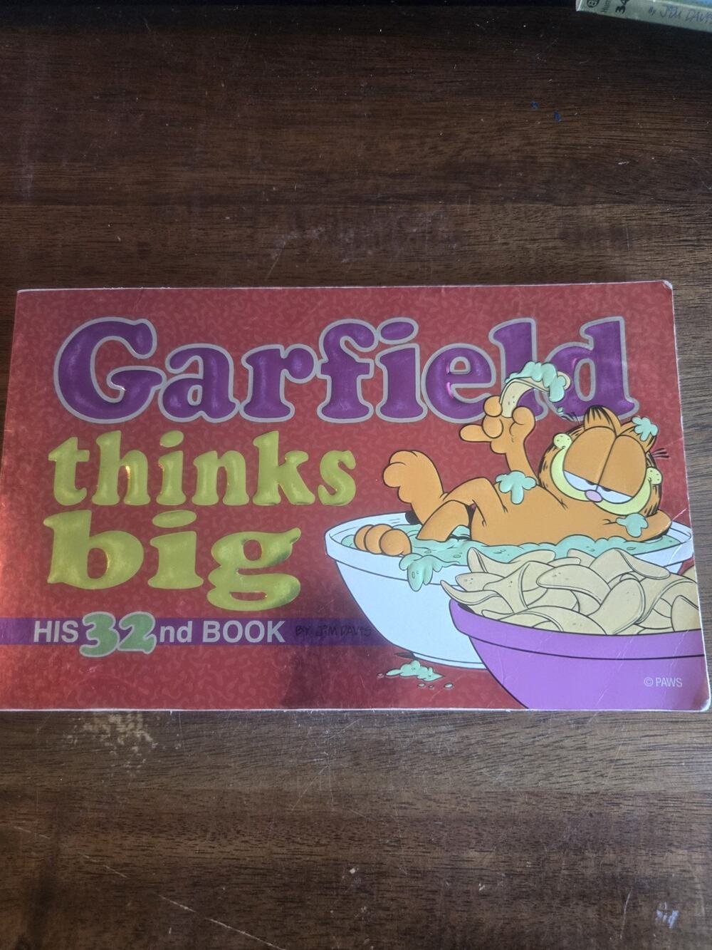 Garfield Comic Book Lot of 8 Jim Davis Vintage Paperback Books